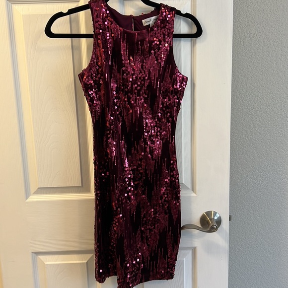 Emerald Sundae Sequins Dress - Picture 2 of 4